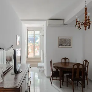  Apartment Your Colosseum